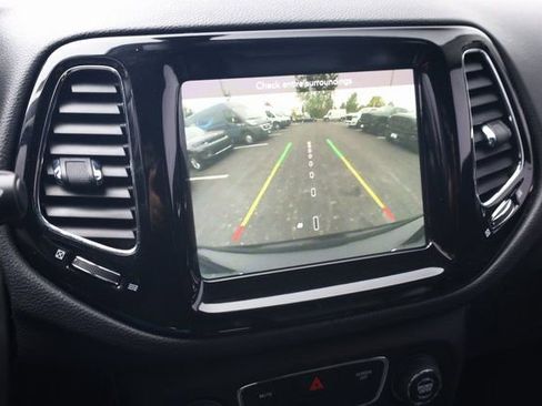 Used 2019 Jeep Compass Limited w/ Safety & Security Group image 17