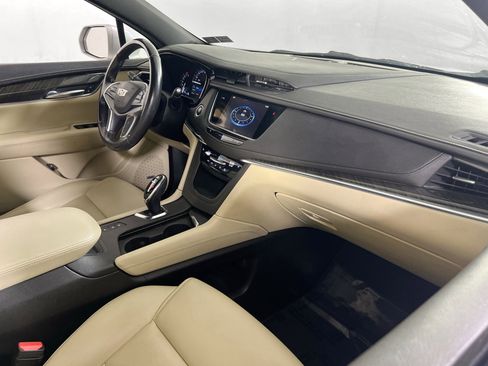 Used 2018 Cadillac XT5 AWD image 28