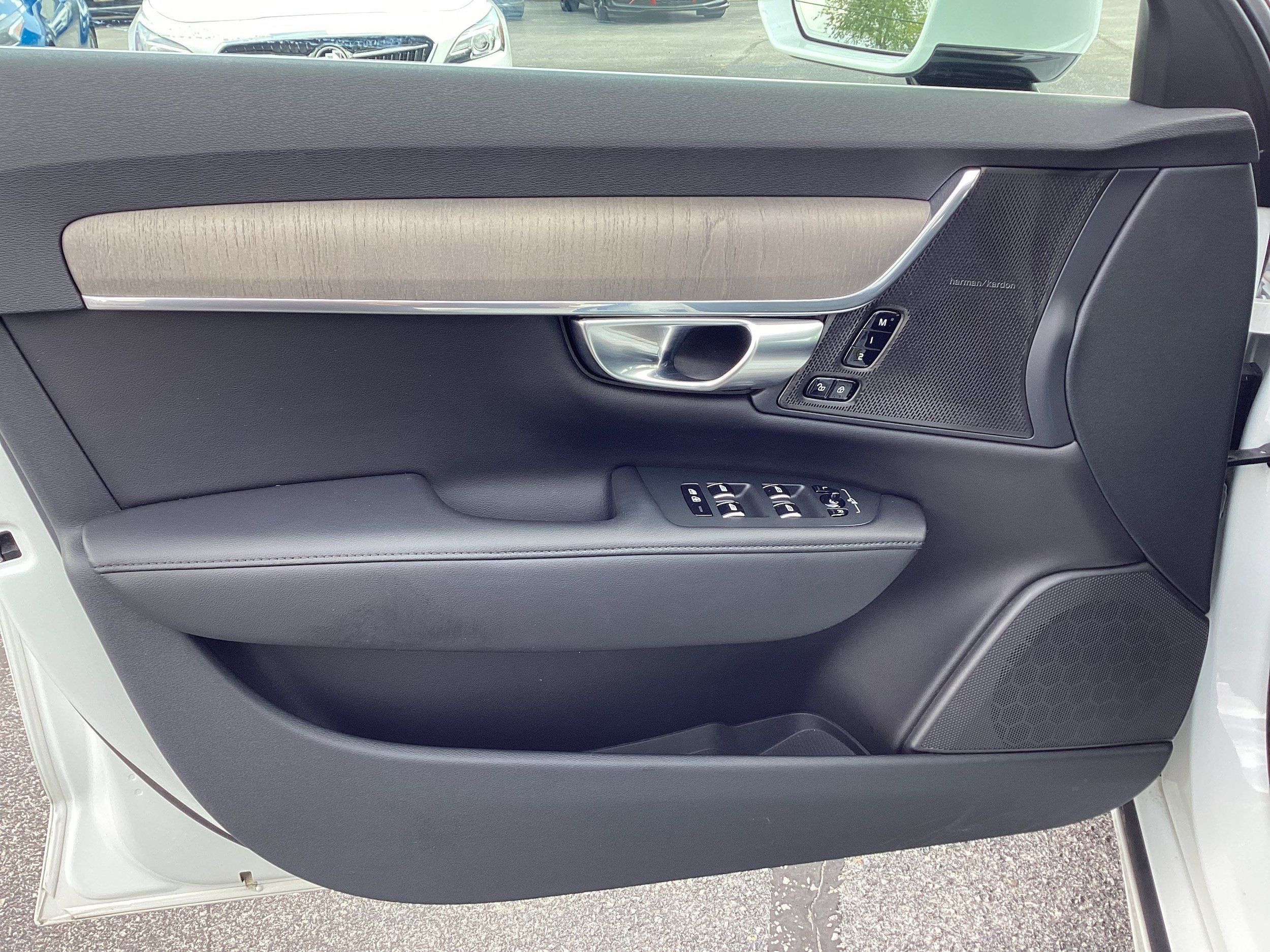 Used 2023 Volvo S90 B6 Plus AWD/4WD image 14