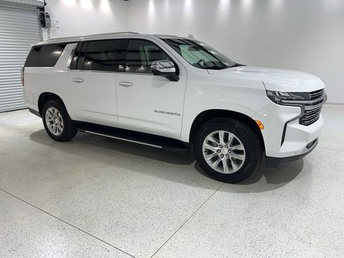 Used 2024 Chevrolet Suburban Premier RWD image 7