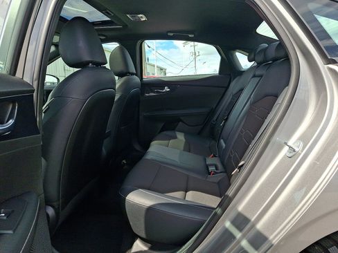 Used 2023 Kia Forte GT-Line w/ GT-Line Premium Package FWD image 10