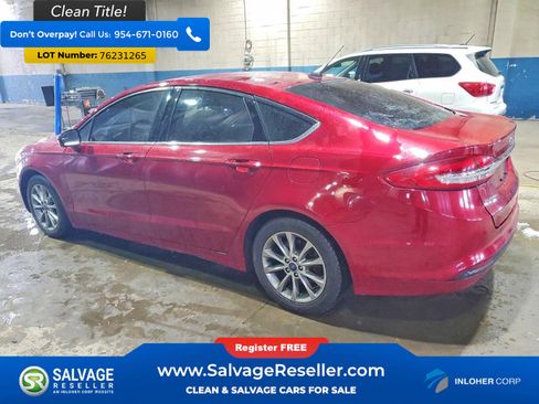 Used 2017 Ford Fusion SE w/ Fusion SE Technology Package image 3