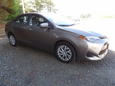 Used 2017 Toyota Corolla LE w/ Carpet Mat Package (TMS) FWD image 6