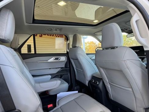 New 2026 Ford Explorer Active w/ Active Comfort Package image 5