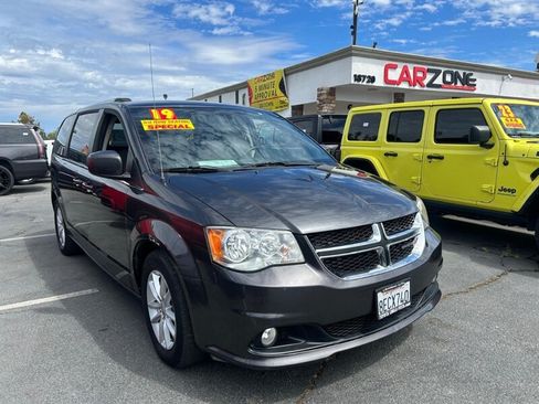 Used 2019 Dodge Grand Caravan SXT FWD image 9