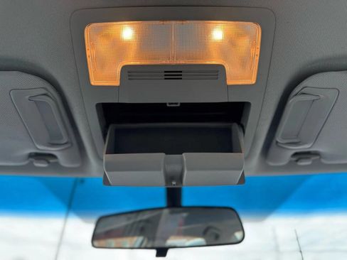 Used 2012 Toyota Camry L image 29