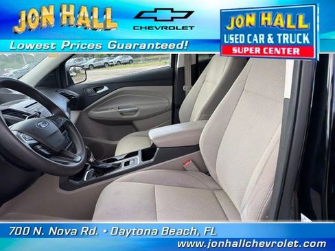Used 2017 Ford Escape SE image 18
