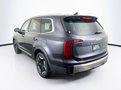 Used 2025 Kia Telluride S FWD image 5