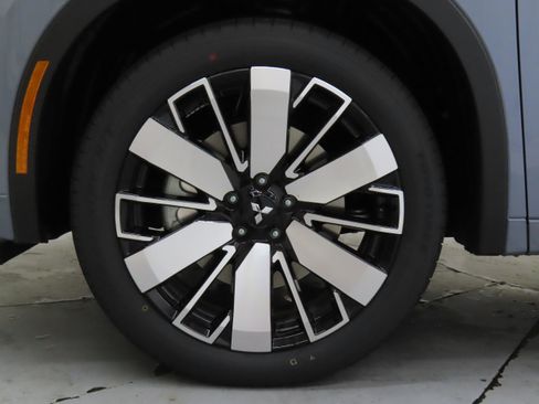 New 2025 Mitsubishi Outlander SEL image 26
