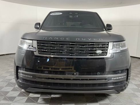 Used 2025 Land Rover Range Rover Long Wheelbase SE image 12