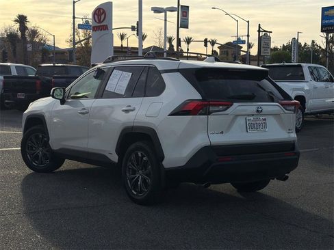 Certified 2022 Toyota RAV4 XLE Premium image 5
