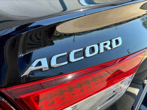 Used 2022 Honda Accord Touring image 31