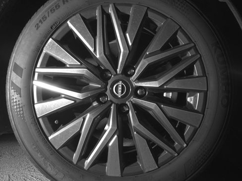 Used 2025 Nissan Altima 2.5 SV image 13