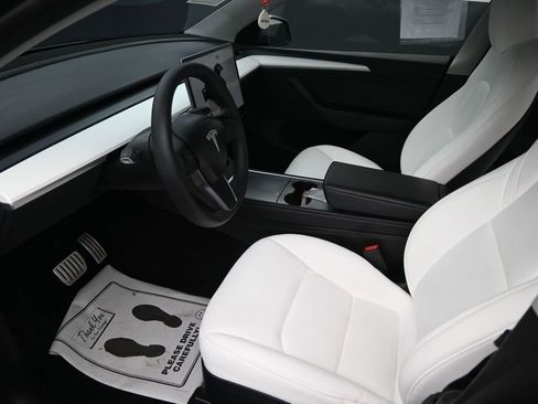 Used 2024 Tesla Model Y Performance AWD/4WD image 23