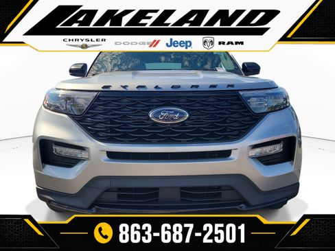 Used 2024 Ford Explorer ST-Line w/ Class IV Trailer Tow Package RWD image 2