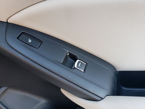 Used 2022 Honda Accord Touring image 32