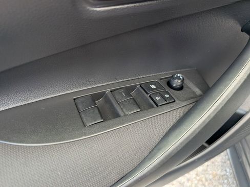 Used 2023 Toyota Corolla LE image 9