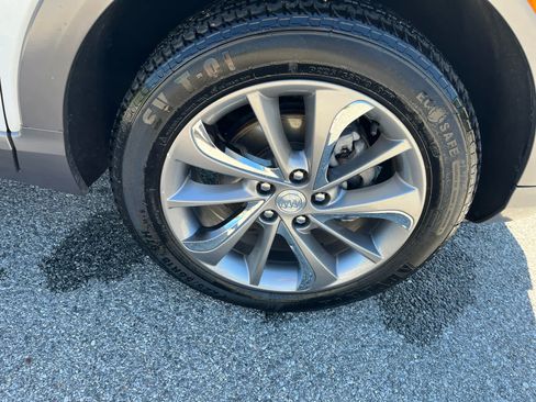 Used 2022 Buick Encore GX Essence w/ Experience Buick Package AWD/4WD image 36