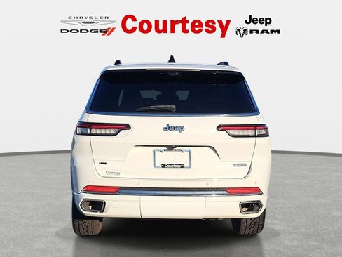 Certified 2023 Jeep Grand Cherokee L Overland w/ Advanced Protech Group III AWD/4WD image 5