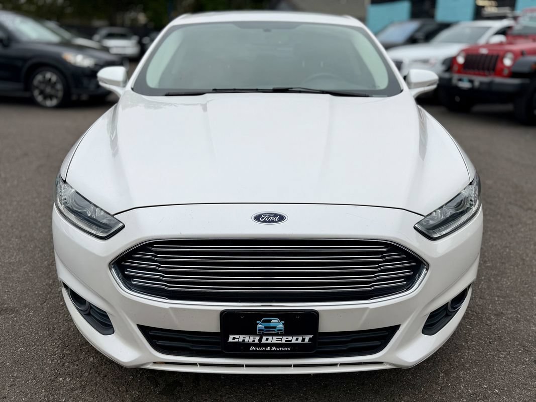Used 2015 Ford Fusion SE w/ Equipment Group 202A FWD image 8