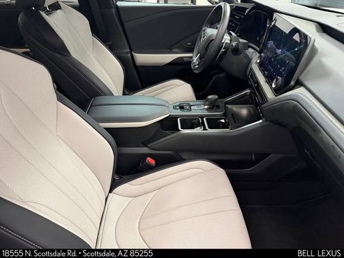 Used 2026 Lexus TX 500h AWD w/ Technology Package image 11