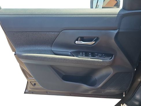 Used 2026 Nissan Kicks SV w/ SV Premium Package FWD image 25