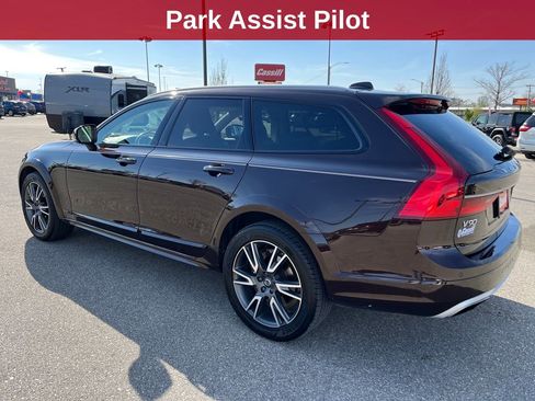 Used 2017 Volvo V90 T6 Cross Country AWD/4WD image 3