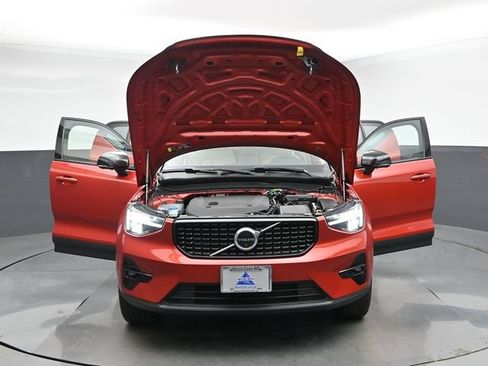 Used 2023 Volvo XC40 B5 Plus w/ Driver Assist Package AWD/4WD image 46
