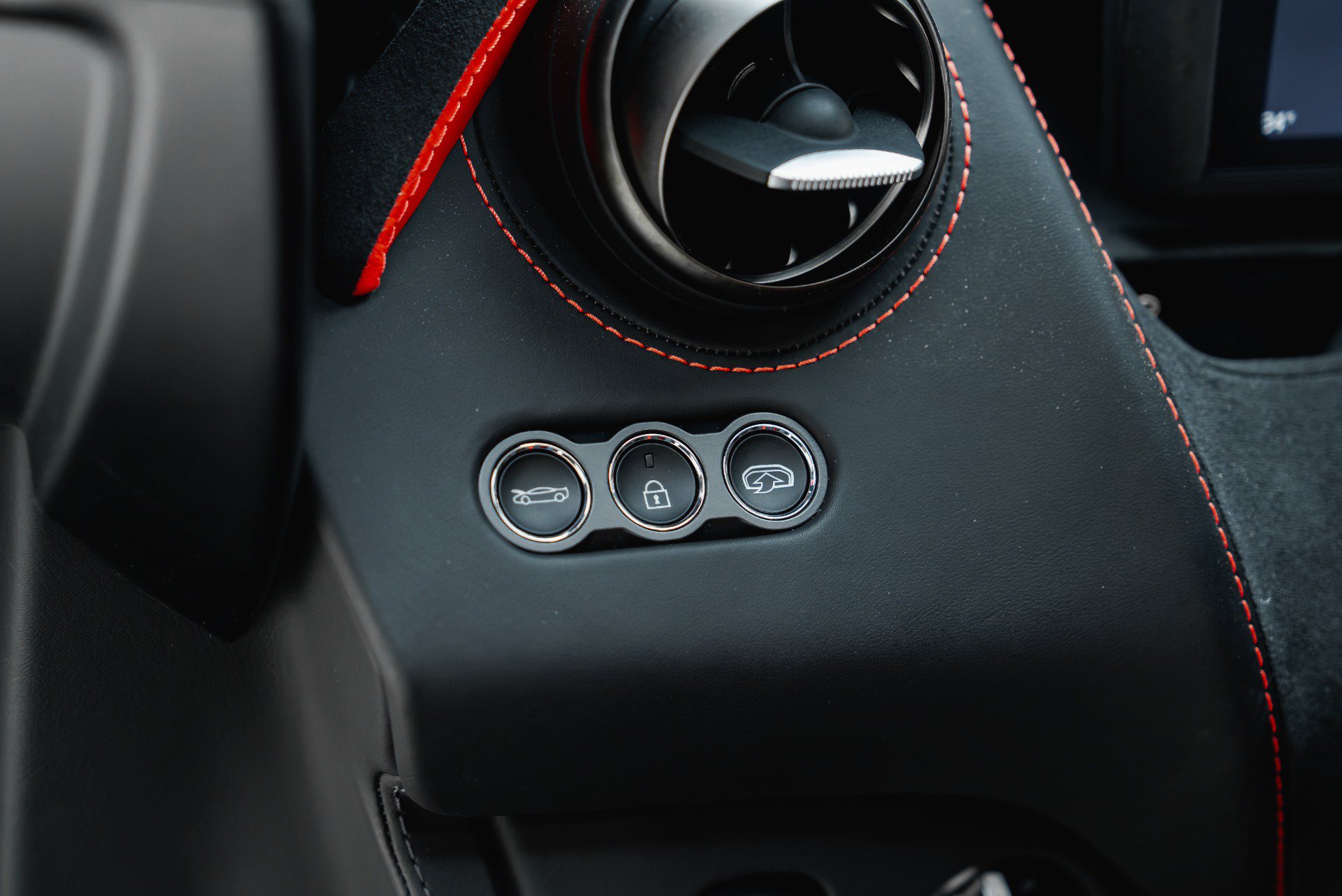 Used 2021 McLaren 720S Performance RWD image 45