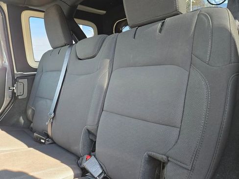 Used 2022 Jeep Wrangler Unlimited Sport image 9