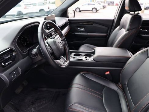 Certified 2025 Honda Pilot TrailSport image 10