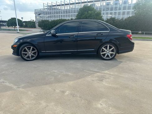 Used 2014 Mercedes-Benz C 250 Sedan image 2