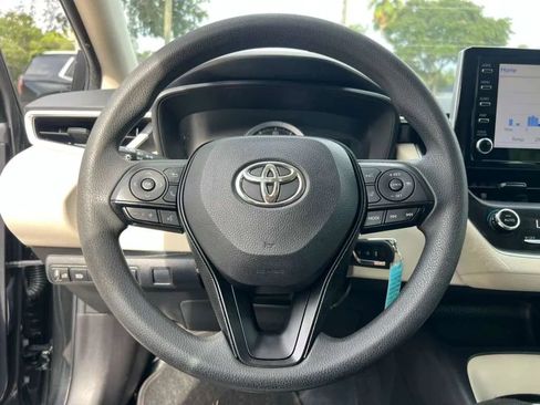 Used 2020 Toyota Corolla LE FWD image 7