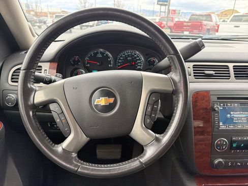 Used 2011 Chevrolet Avalanche LTZ image 12