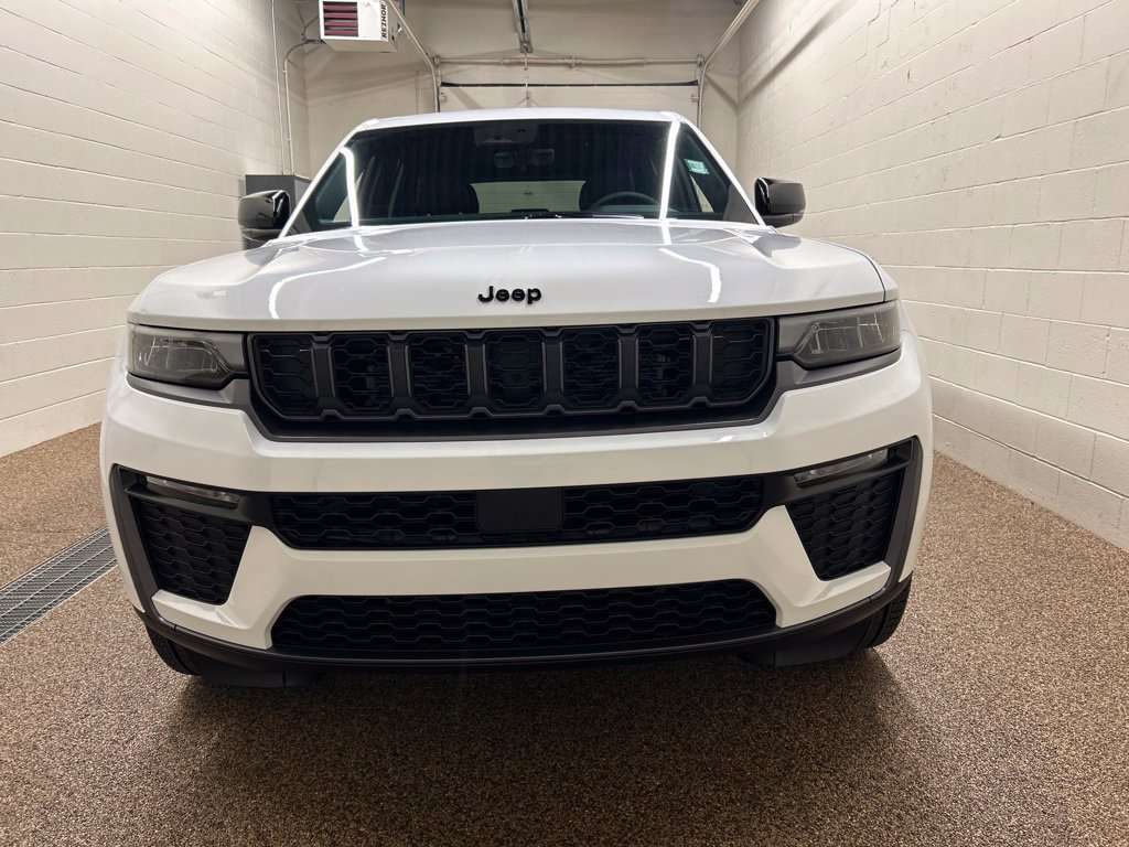 Used 2026 Jeep Grand Cherokee Limited w/ Limited Altitude Package AWD/4WD image 7