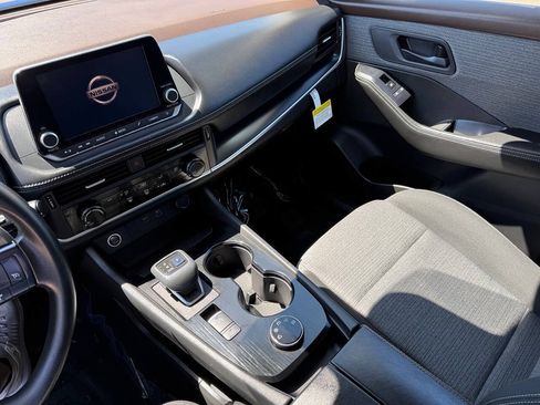 Used 2021 Nissan Rogue S AWD/4WD image 14