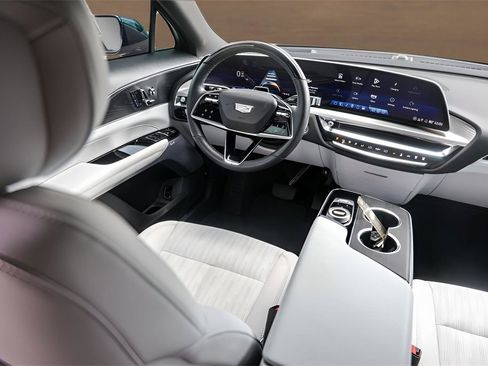 Used 2025 Cadillac Lyriq Luxury image 26