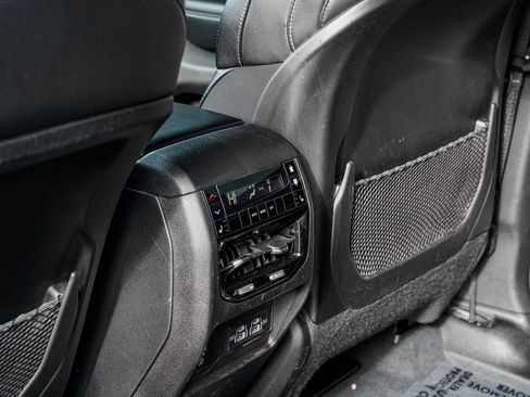 Used 2023 Jeep Grand Cherokee L Limited w/ Black Appearance Package image 17