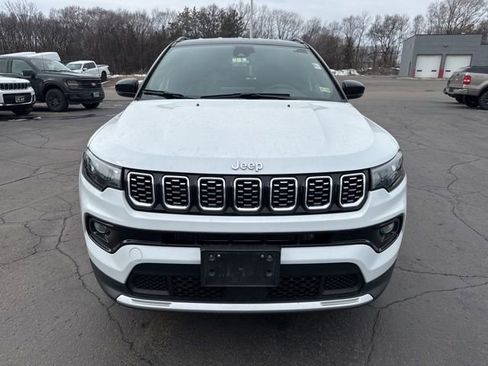 Used 2025 Jeep Compass Limited image 2