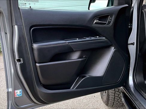 Used 2022 GMC Canyon AT4 image 21