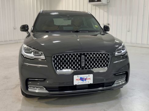 Used 2023 Lincoln Aviator Black Label w/ Dynamic Handling Package image 4