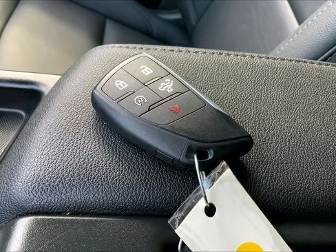 Used 2025 GMC Sierra 1500 SLT image 14