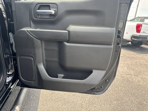 Used 2025 Chevrolet Silverado 1500 Custom Trail Boss w/ Turbomax Blackout Package AWD/4WD image 17