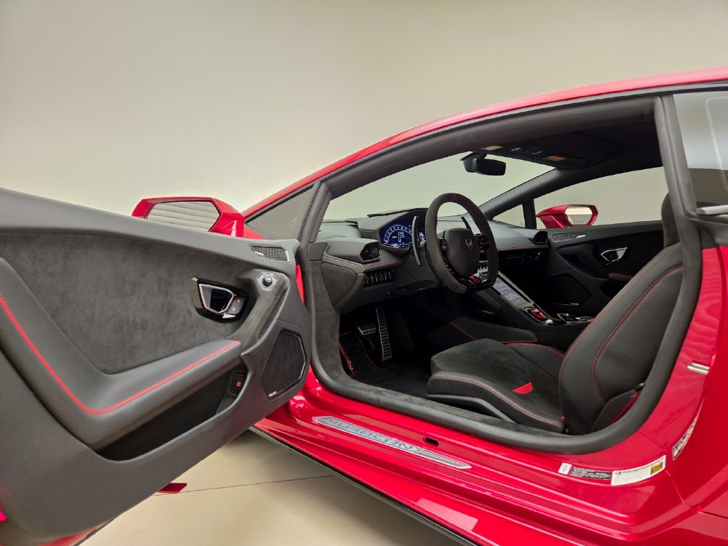 Used 2023 Lamborghini Huracan Tecnica RWD image 16