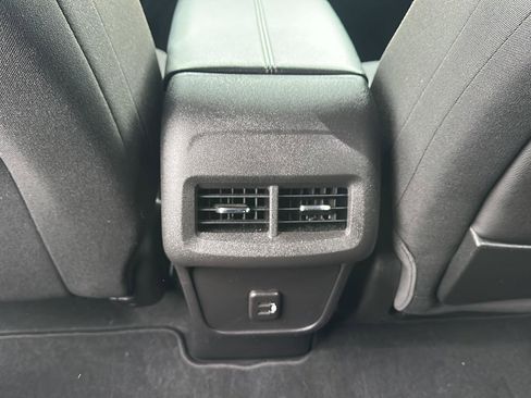 Used 2024 GMC Terrain SLE w/ Driver Convenience Package image 18