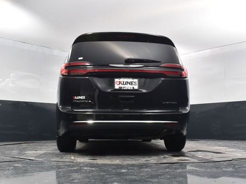 Used 2023 Chrysler Pacifica Limited image 53