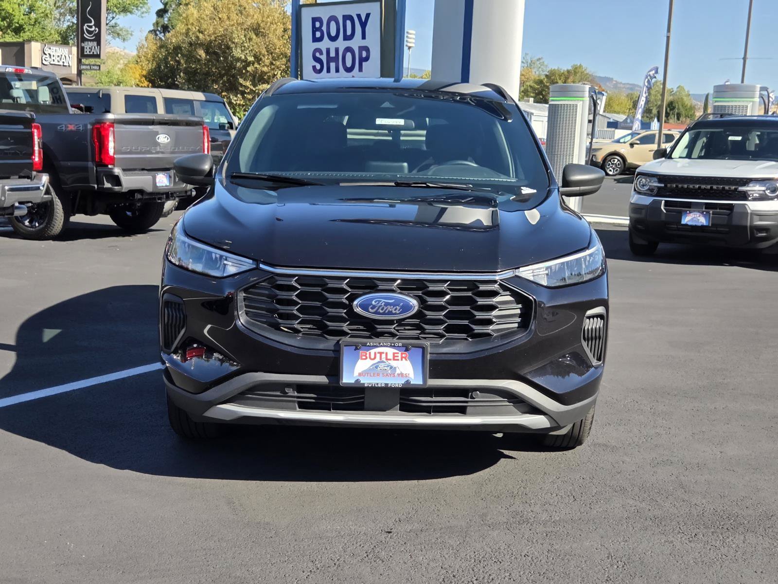 Used 2025 Ford Escape ST-Line AWD/4WD image 2