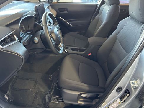 Used 2025 Toyota Corolla Cross LE image 26