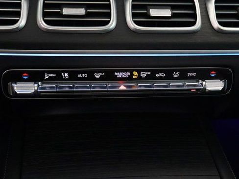 Used 2024 Mercedes-Benz GLE 450 4MATIC w/ AMG Line Exterior image 29