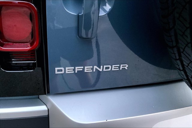 Used 2023 Land Rover Defender 90 S AWD/4WD image 10